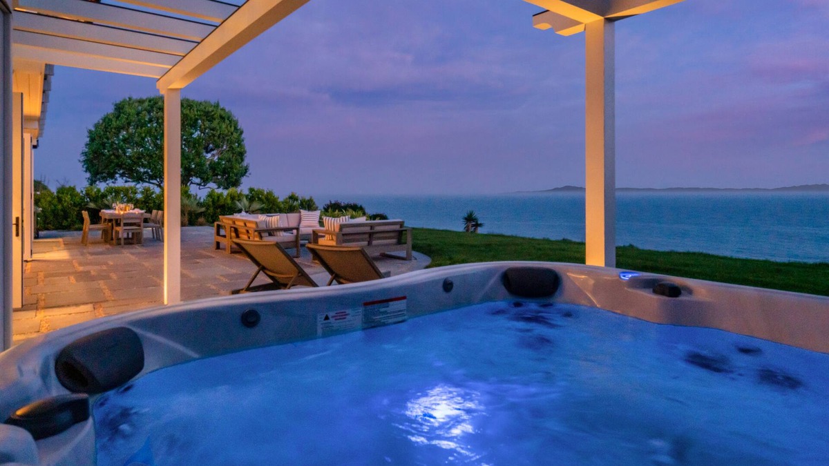 The Mesa House | Water's Edge - Modern Cliffside Luxury in Santa Barbara