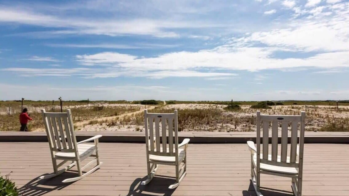 North Truro Condo | Water's edge renovated Condo with Marina Views