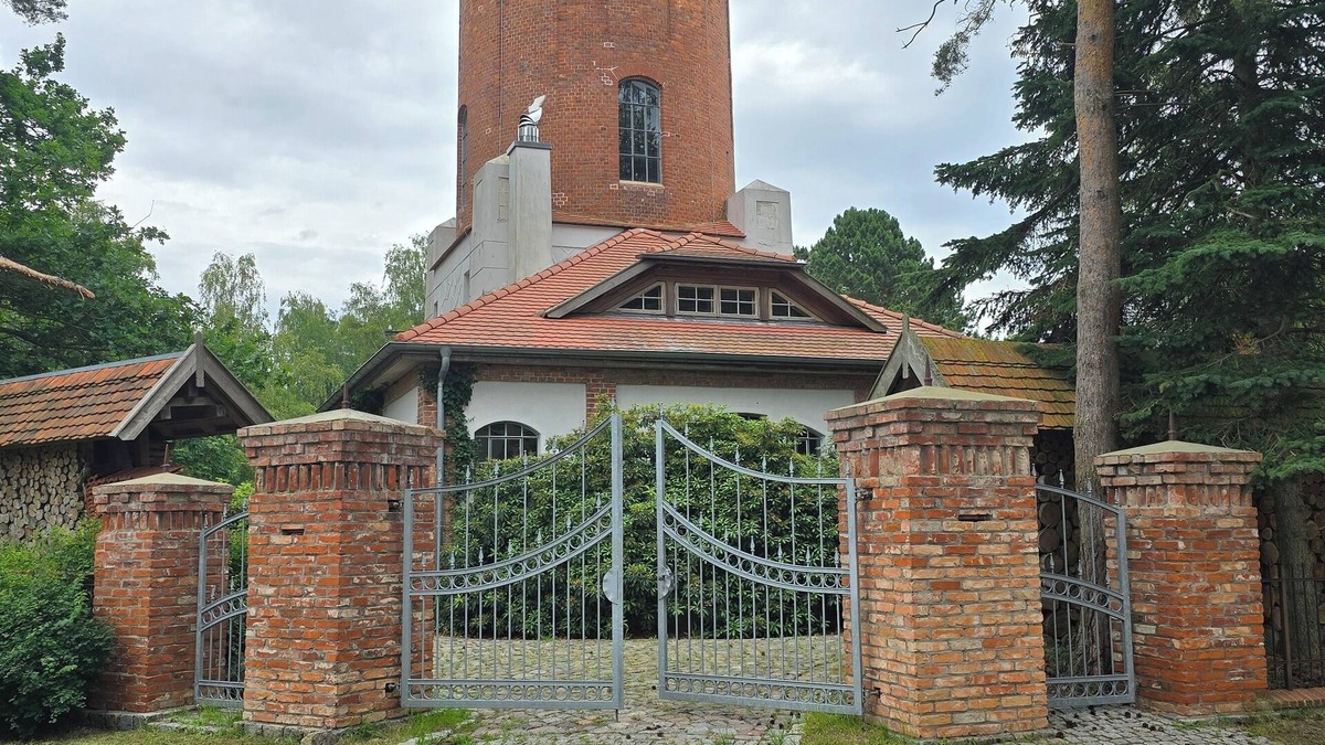Graal Apartment | Water tower near the beach with sea view and large outdoor terrace