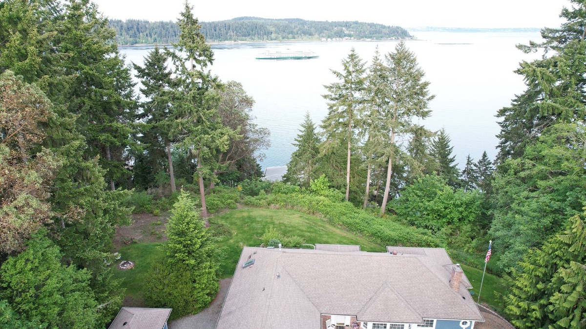 Retsil House | Water view high bank two bedroom private border Manchester State Park.