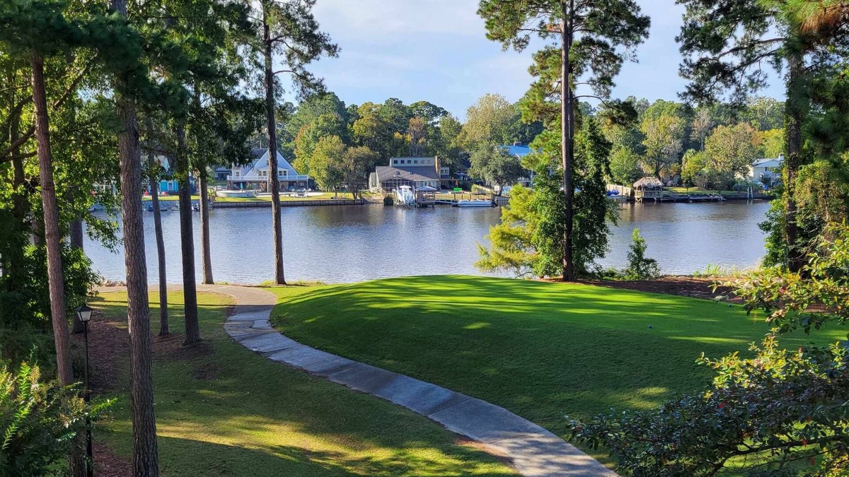 Myrtle Beach Condo | Water View! Serene Myrtle Beach Condo & Breathtaking View, King Suite, 3 Pools
