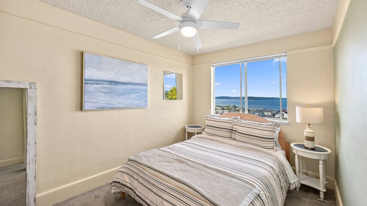 Old Town Apartment | Water views Cozy Victorian Top Duplex Unit
