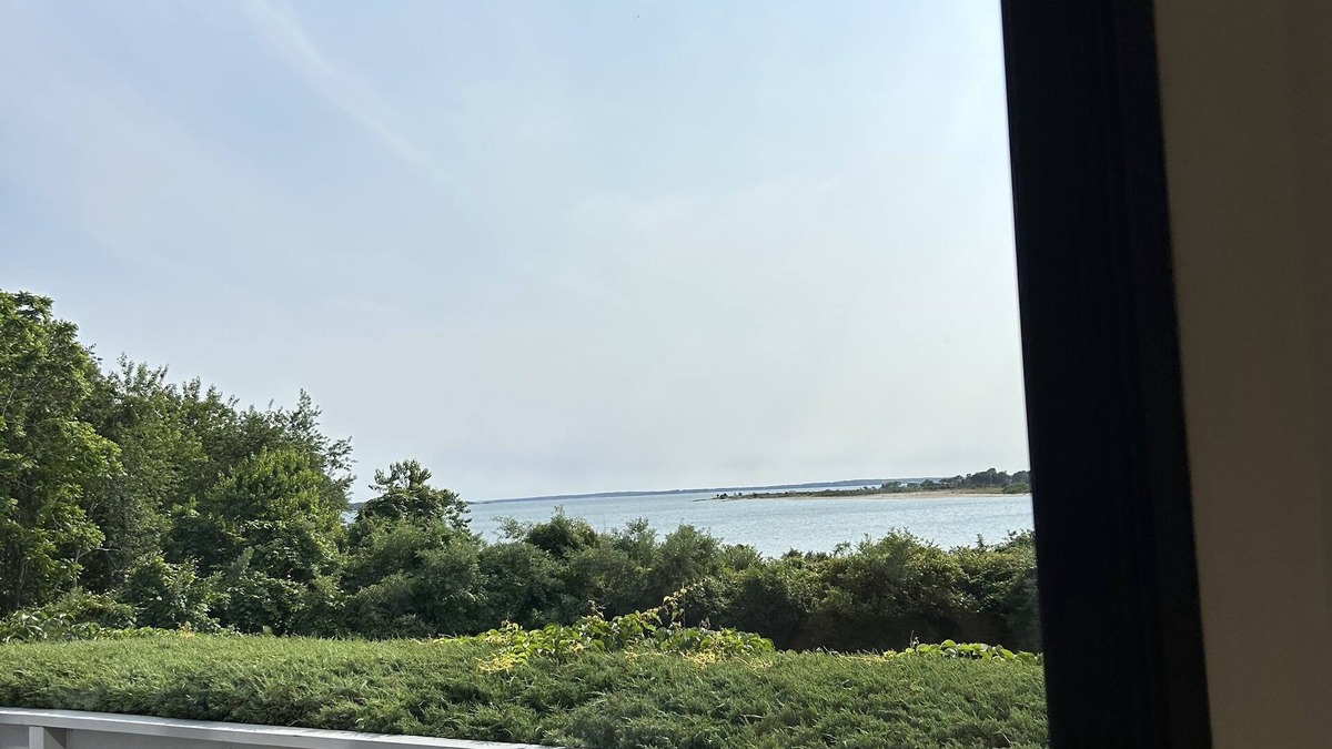 Shorewood House | Water views, paradise for a month on lovely shelter island for July
