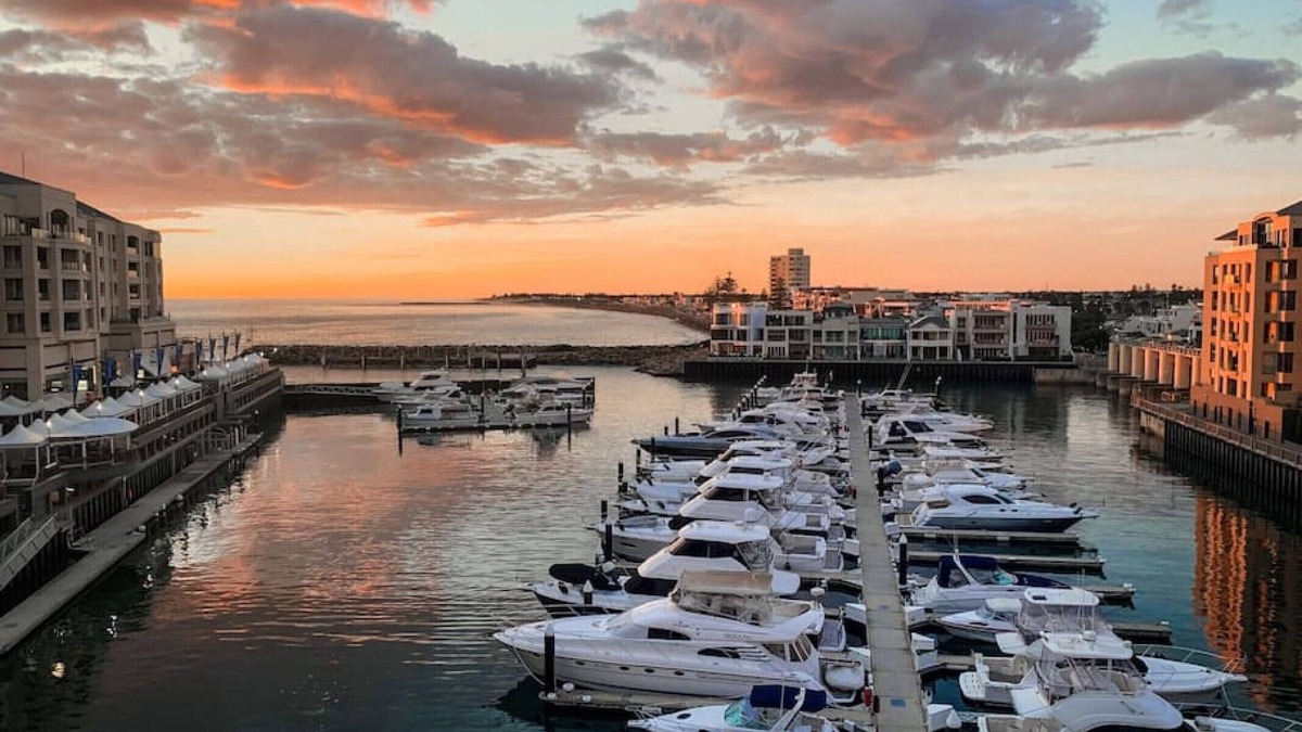 Glenelg Apartment | Watercolours on Marina - Glenelg Beach, SA