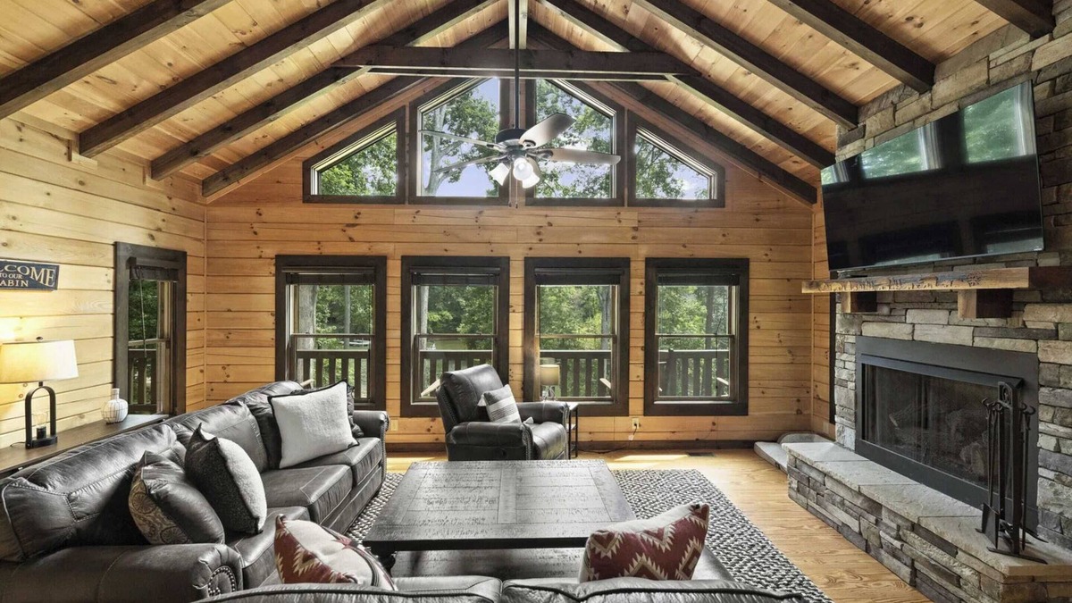 Lake Norman of Catawba Cottage | Waterfront 1-acre Private Dock, Hot Tub, Firepit Bankhead Lodge by Avantstay