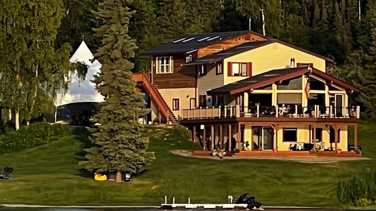 Sterling Apartment | Waterfront 2-bedroom suite with WiFi in Soldotna