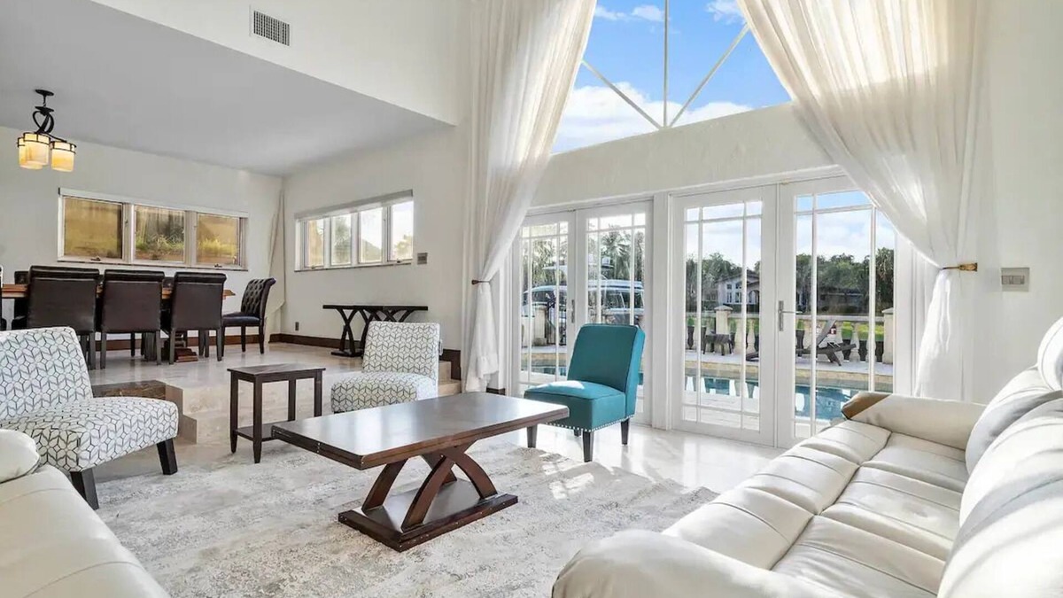 Downtown Fort Lauderdale House | Waterfront 5 Bed/5Bath Home-Pool, Dock, Las Olasnn