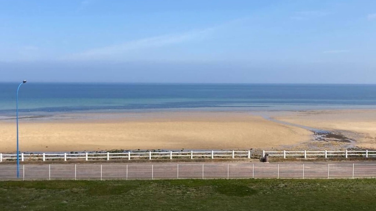 Lion-sur-Mer Apartment | Waterfront apartment with breathtaking views!
