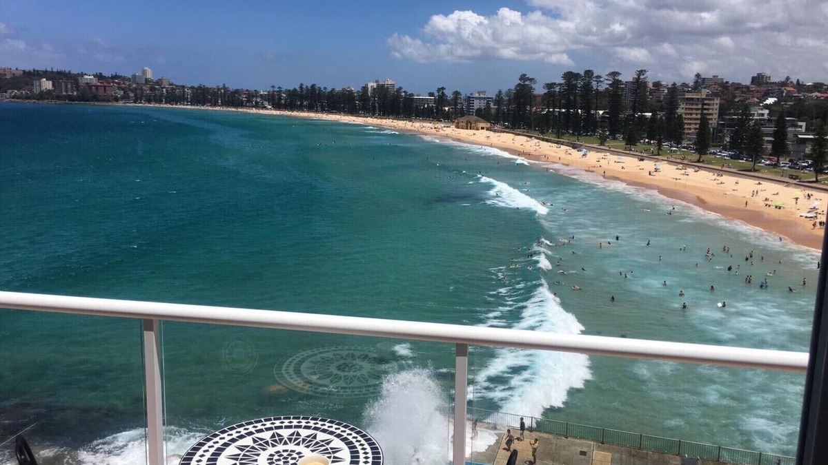 Queenscliff Apartment | Waterfront apartment with stunning views over Manly beach