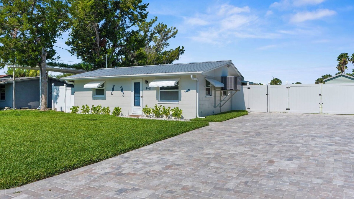 Spring Hill House | Waterfront Beach Bungalow with Pool/2 Bedroom