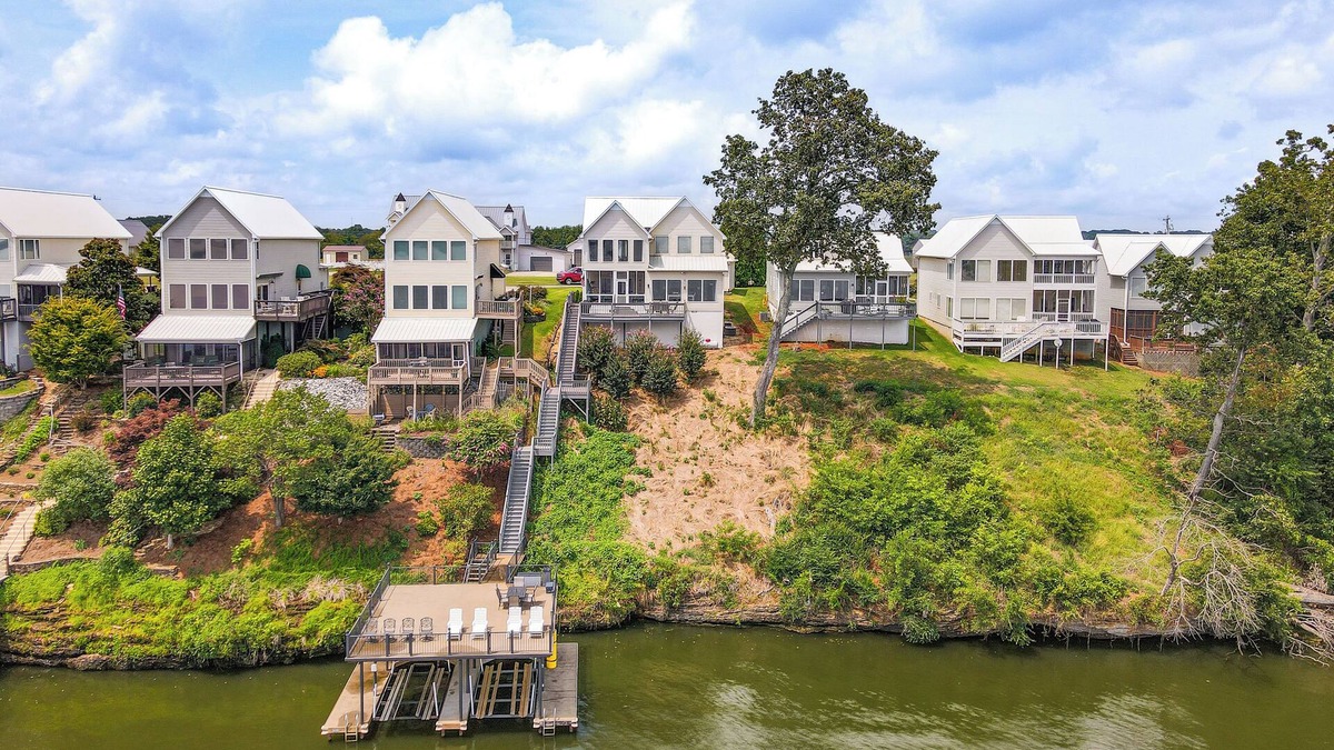 Athens House | Waterfront Bliss: Wheeler Lake Retreat w/Dock!