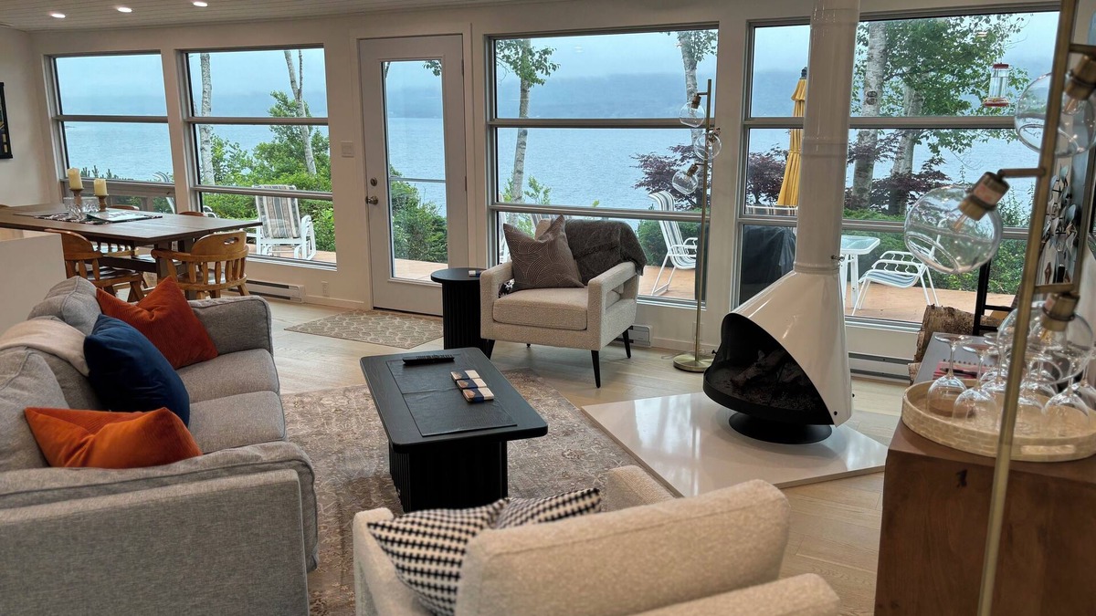 Cape Breton Regional Municipality House | Waterfront Bras D'or Lakehouse 3bdrm/2bath 20 minutes to Sydney