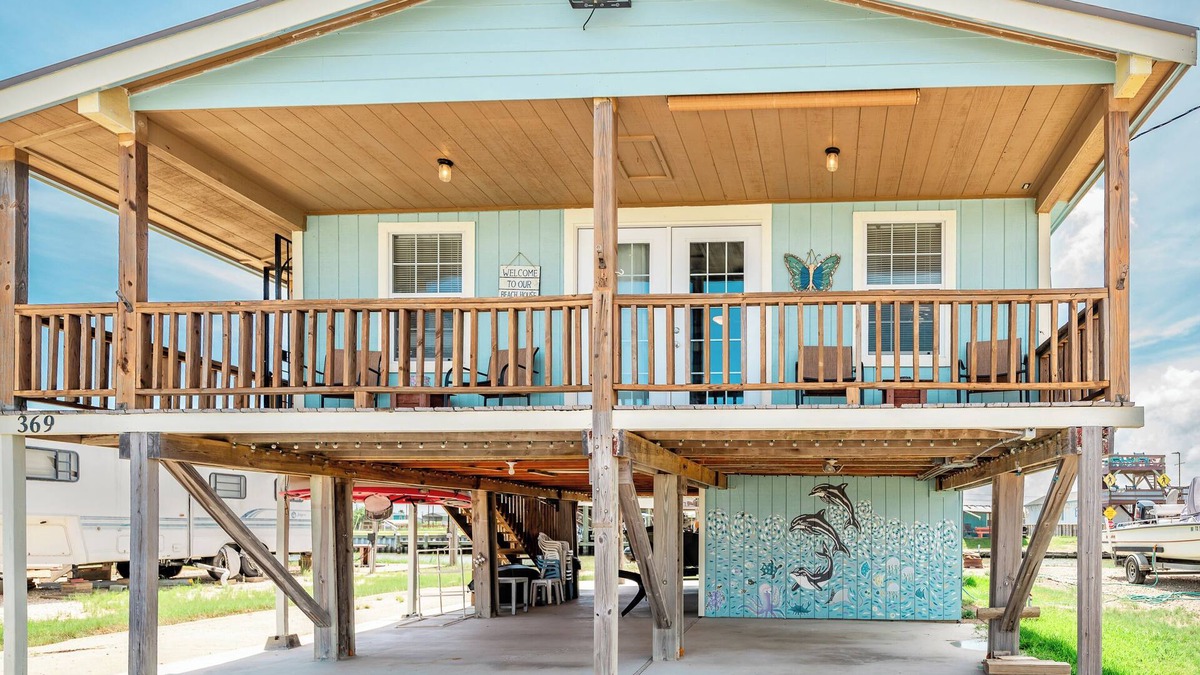 Cedar Lane House | Waterfront Bungalow w/Pier & Amazing Views