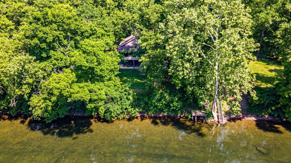 Old Fields House | Waterfront Cabin - Family and Dog Friendly