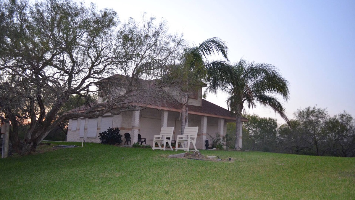 Riviera House | Waterfront Cabin on Laguna Salada (Baffin Bay) Riviera, Texas. Private, Seclude