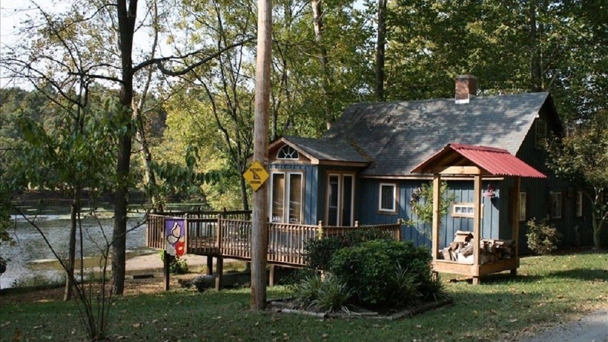 Draper Cabin | Waterfront Cabin On The New River - Near Virginia Tech & Radford University