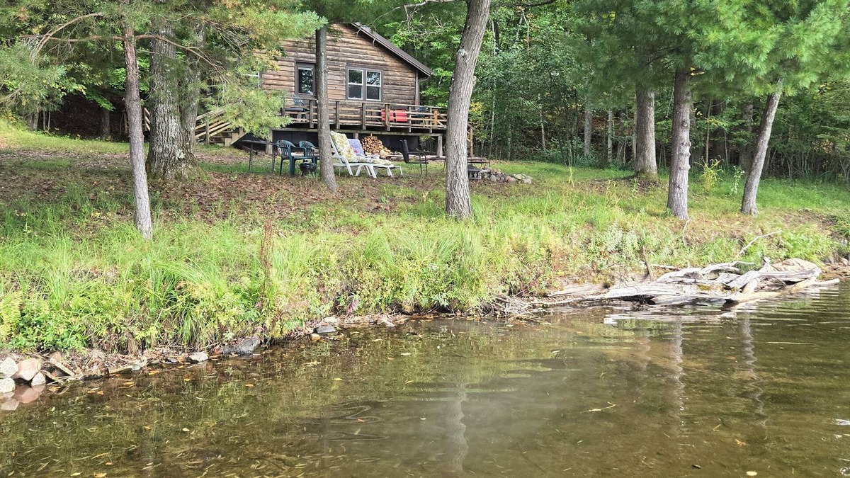 New Auburn Cabin | Waterfront cabin on Long Lake.
