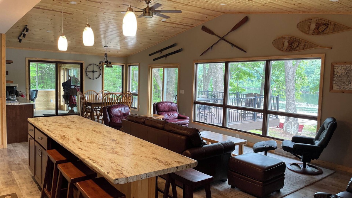 Hayward Cabin | Waterfront cabin, sleeps 13, year round fishing on Chippewa Flowage in Hayward