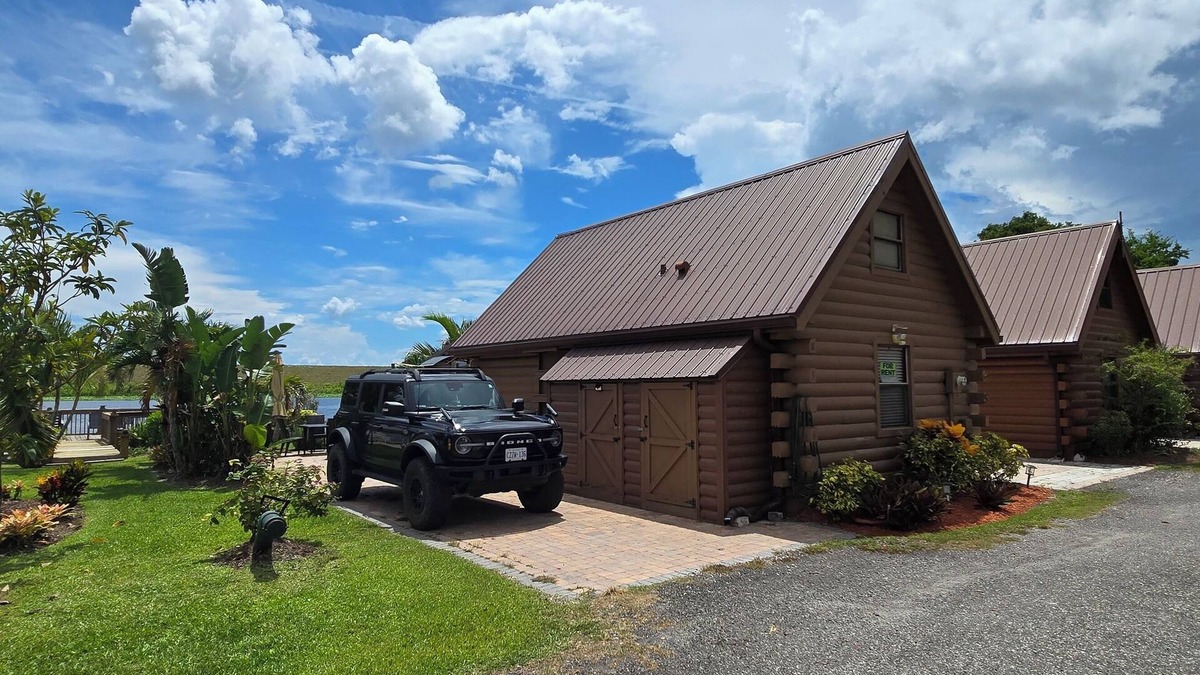Okeechobee Cabin | Waterfront Cabin with boat dock on Okeechobee Rim Canal