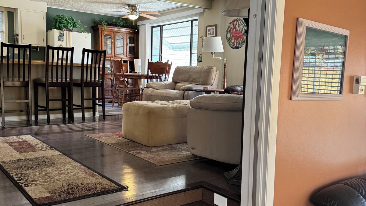 Indian Harbor Estates House | Waterfront Canal Cottage -Fisherman's Paradise w/25 ft dock