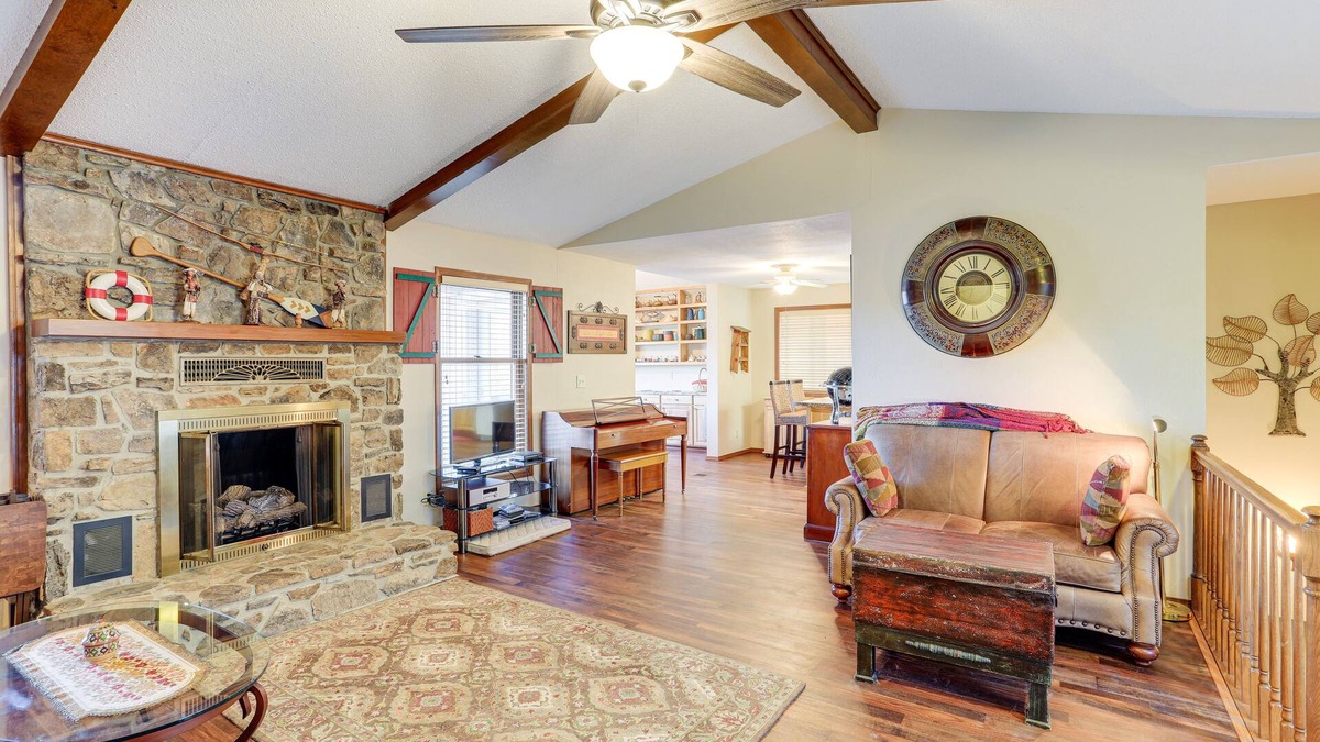 Cherokee Village House | Waterfront Cherokee Village Home w/Private Dock!