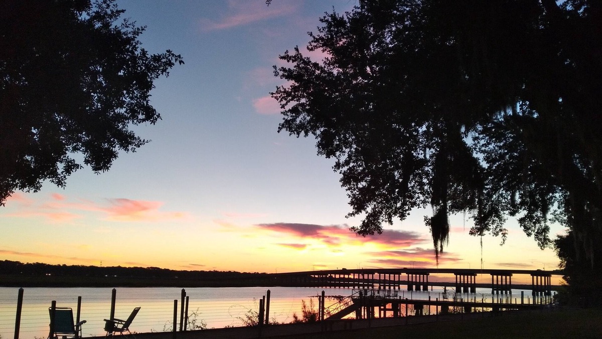 Beaufort Condo | Waterfront Condo Conveniently Located to MCRD Beaufort and Port Royal