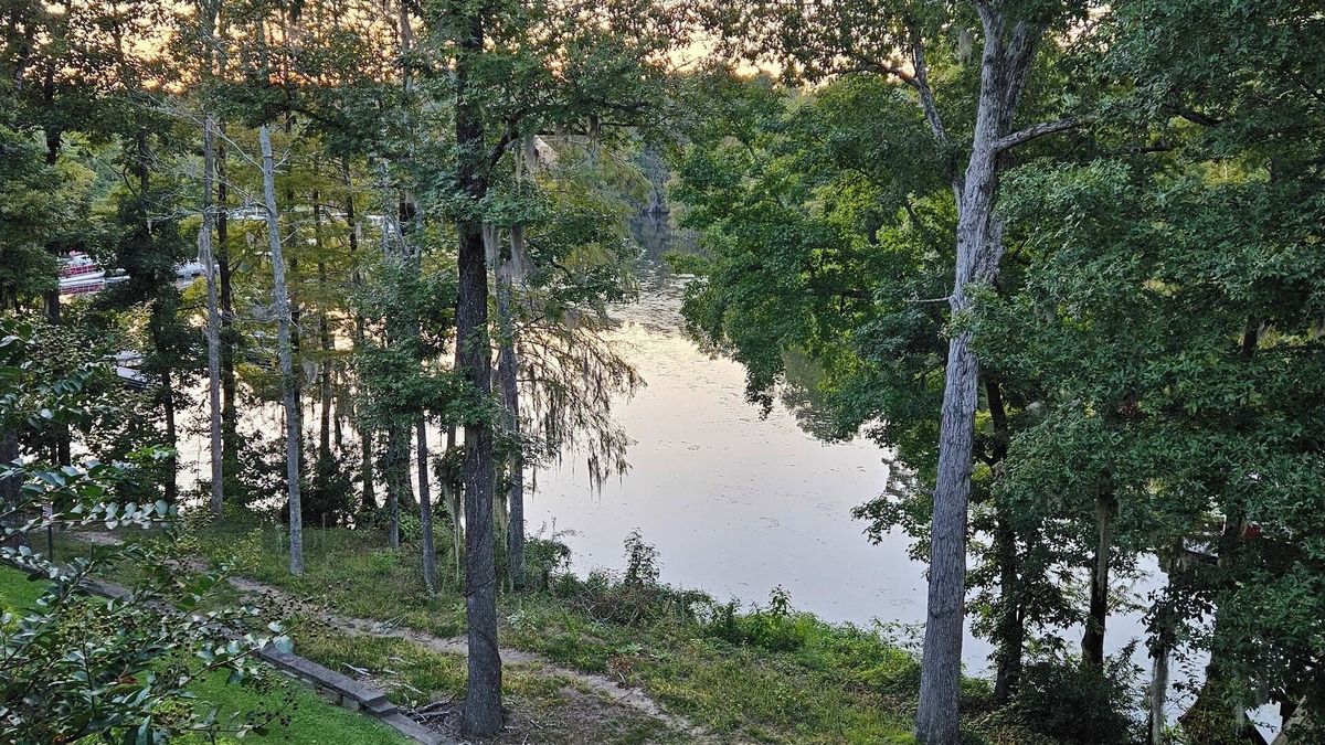 Santee Resort | Waterfront Condo on Lake Marion