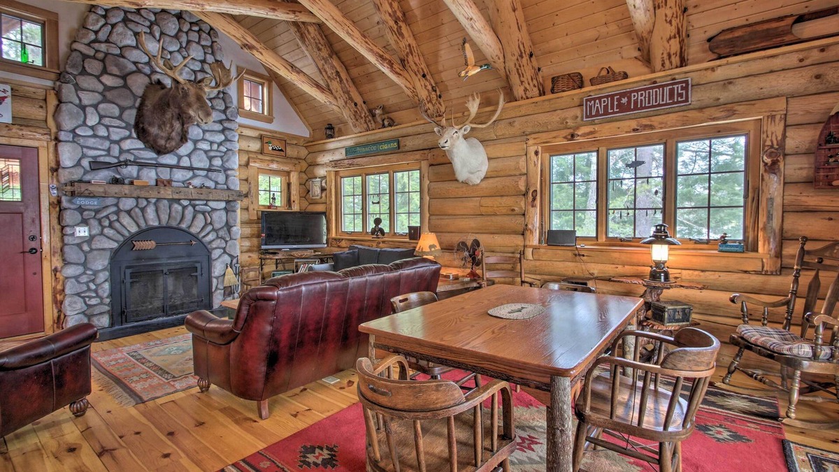 Center Conway House | Waterfront Conway Vacation Rental w/Deck!