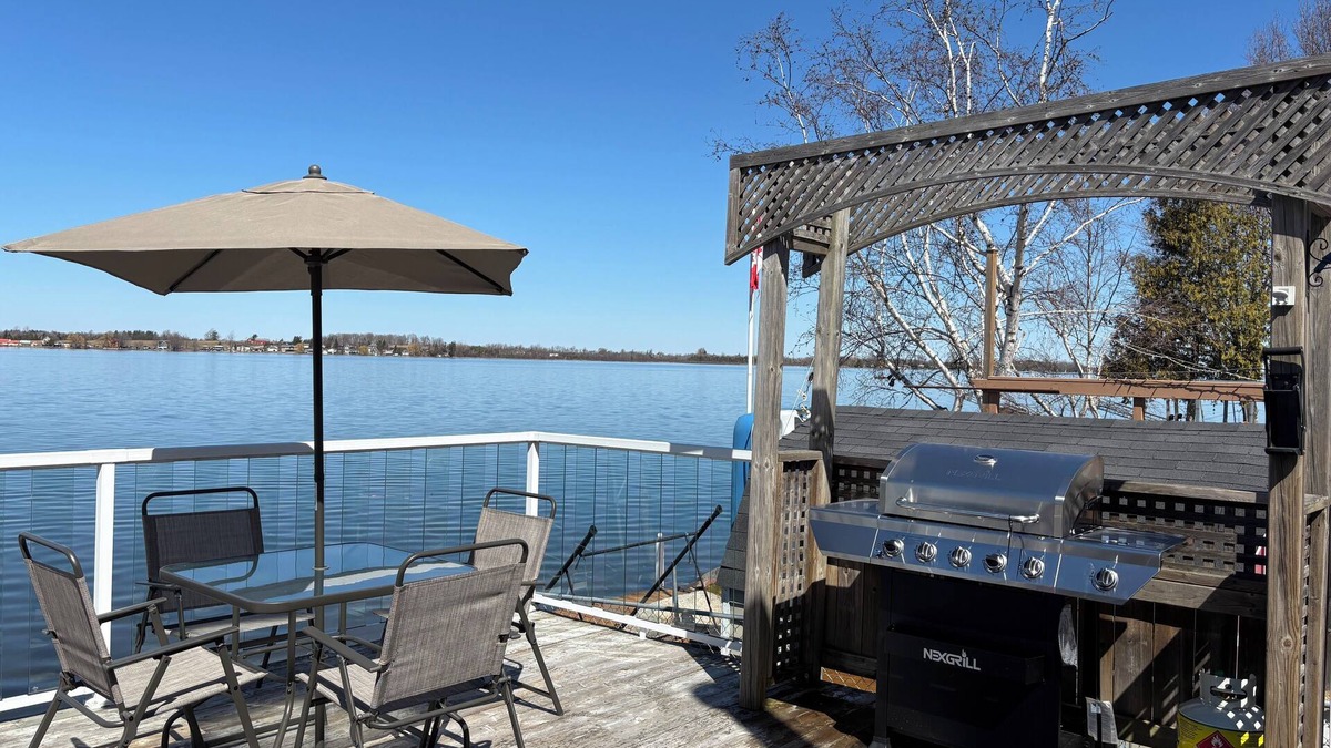 Scugog Cottage | Waterfront Cottage - Fire Pit, Dock, 1Hr from Toronto, Stunning Sunset