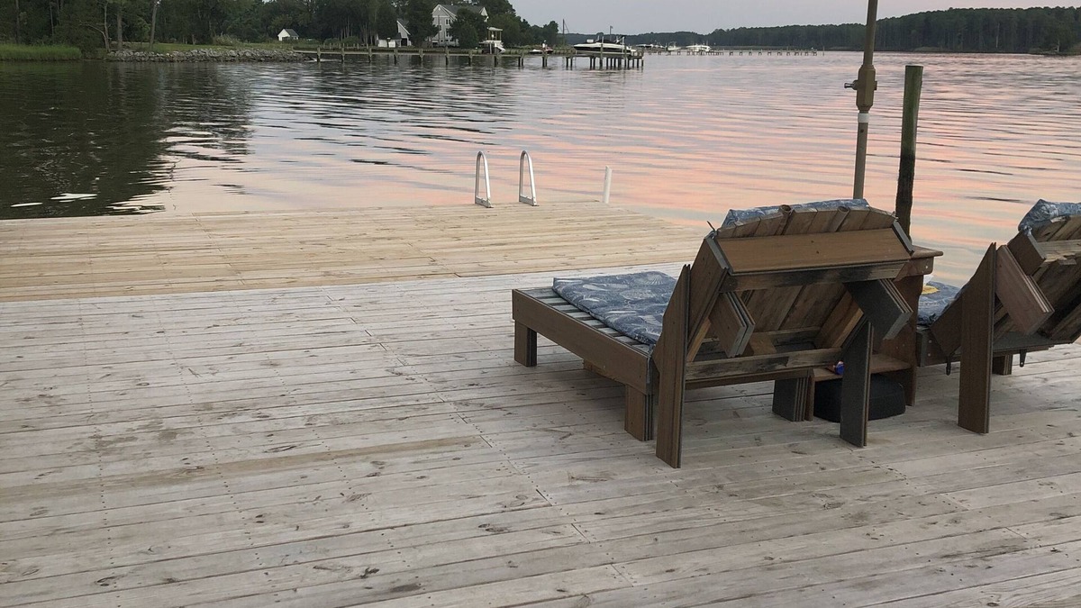 Swan Point Cottage | Waterfront cottage for paddle boarding, kayaking, crabbing, and fishing