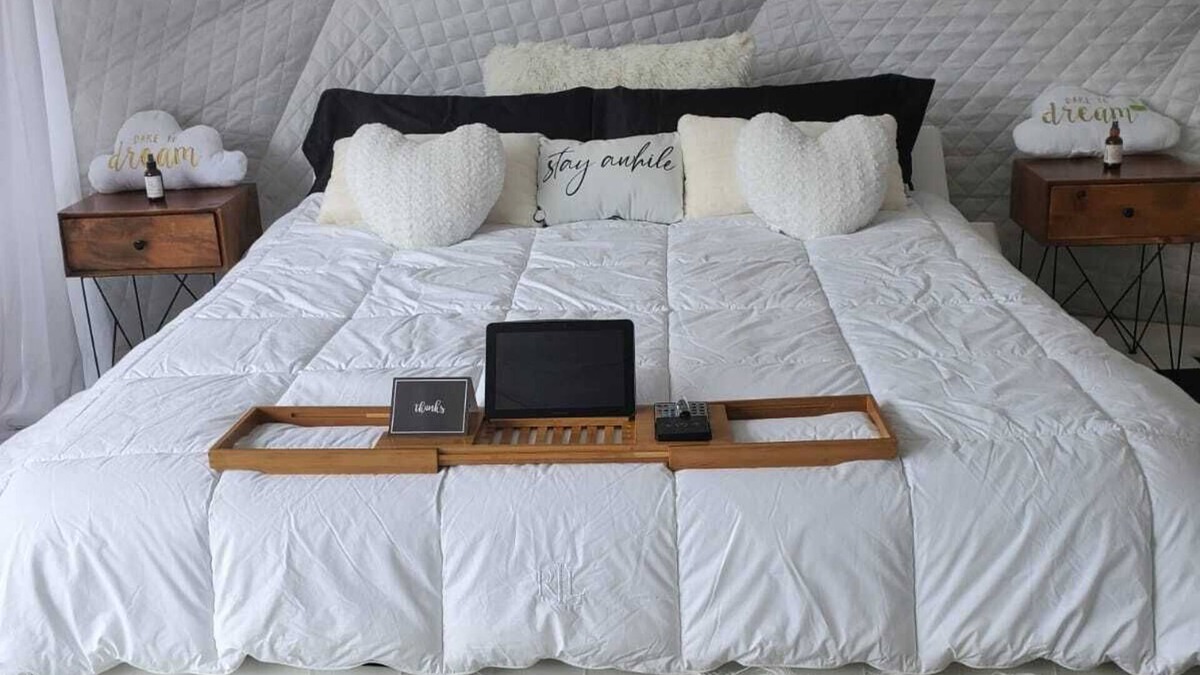 Ashfield-Colborne-Wawanosh Cottage | Waterfront Cottage/Hotub/Outdoor Shower/private sand beach/2pet/2-14+guests