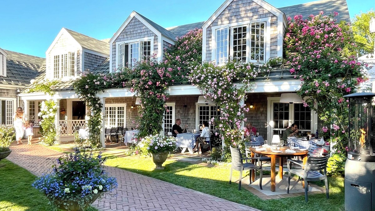 Siasconset House | Waterfront Cottage in Sconset with Stunning Sunrise Views