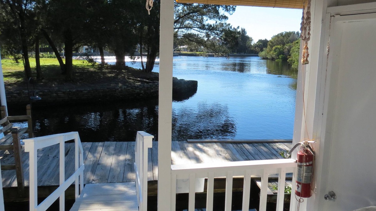 Hudson Cottage | Waterfront Cozy Cottage On Cow Creek With Dock, Canoe, Kayaks, Fishing