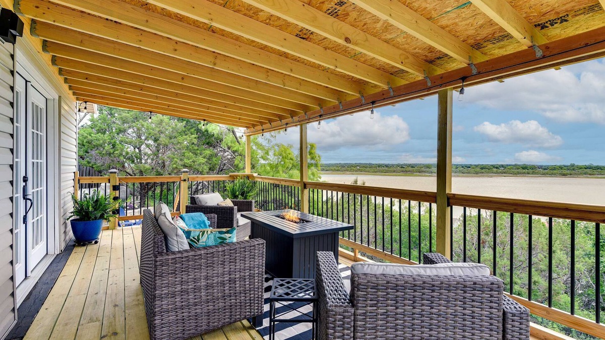 Dennis House | Waterfront Escape on Lake Granbury: Deck & Patio!