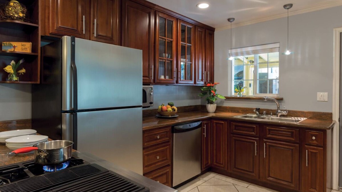 Upper Lake Cabin | Waterfront Executive Suite - The Lodge At Blue Lakes