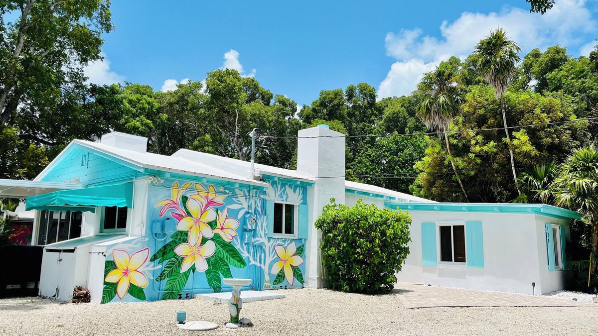 Islamorada Cottage | WATERFRONT FISHING COTTAGE/DOCKAGE + Walking distance to world famous Lorelei