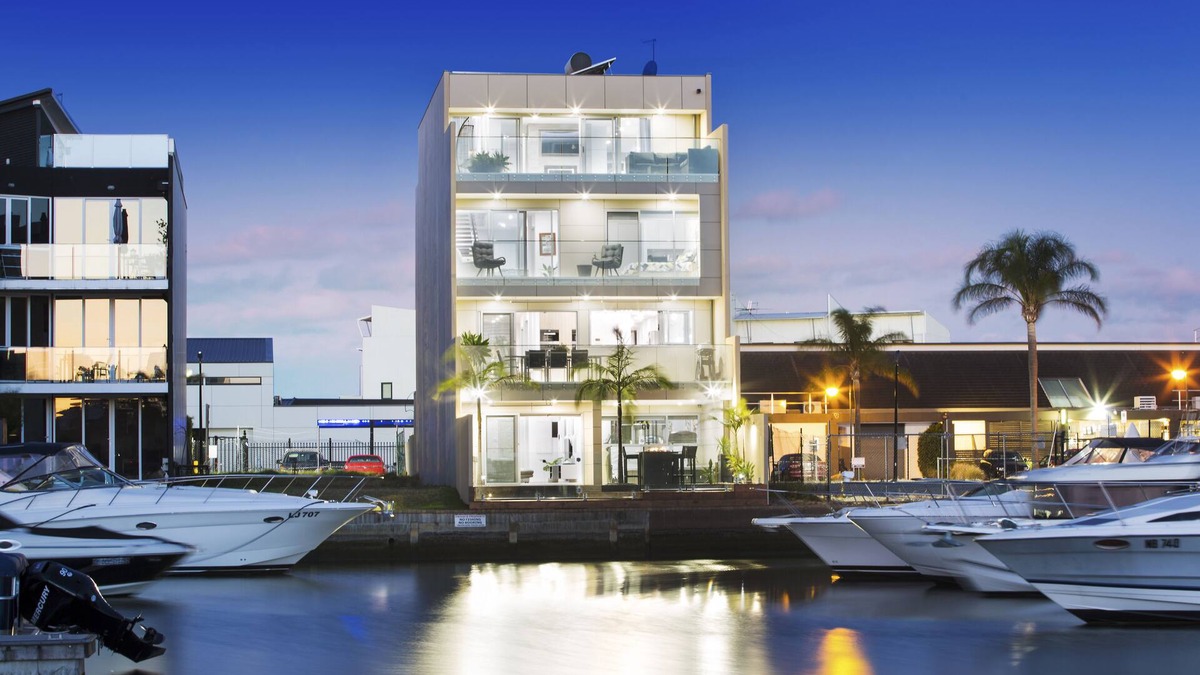 Patterson Lakes House | Waterfront Gem 4 Storey Luxury Waterfront Living 5 BR 3.5 BTH SLEEPS 10