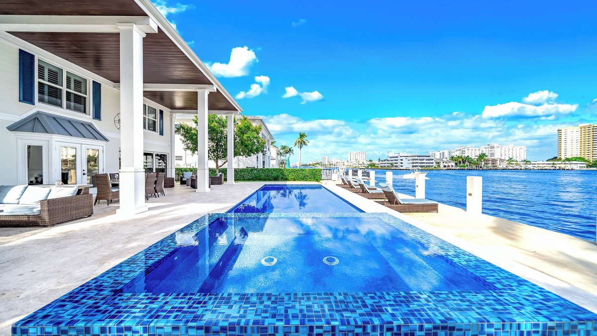 Pompano Isles House | Waterfront Gem! Heated Pool+HotTub! Close 2 Beach!