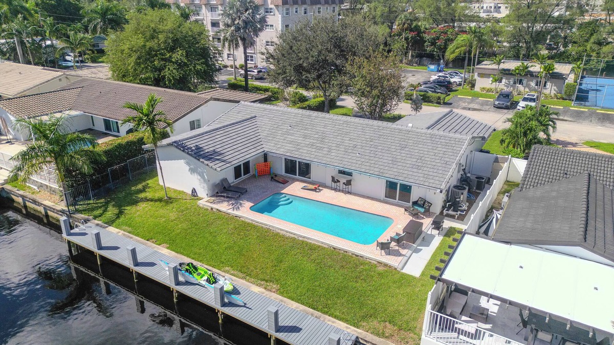 Coral Ridge Isles House | Waterfront Getaway | Heated Pool*Pets*Beach
