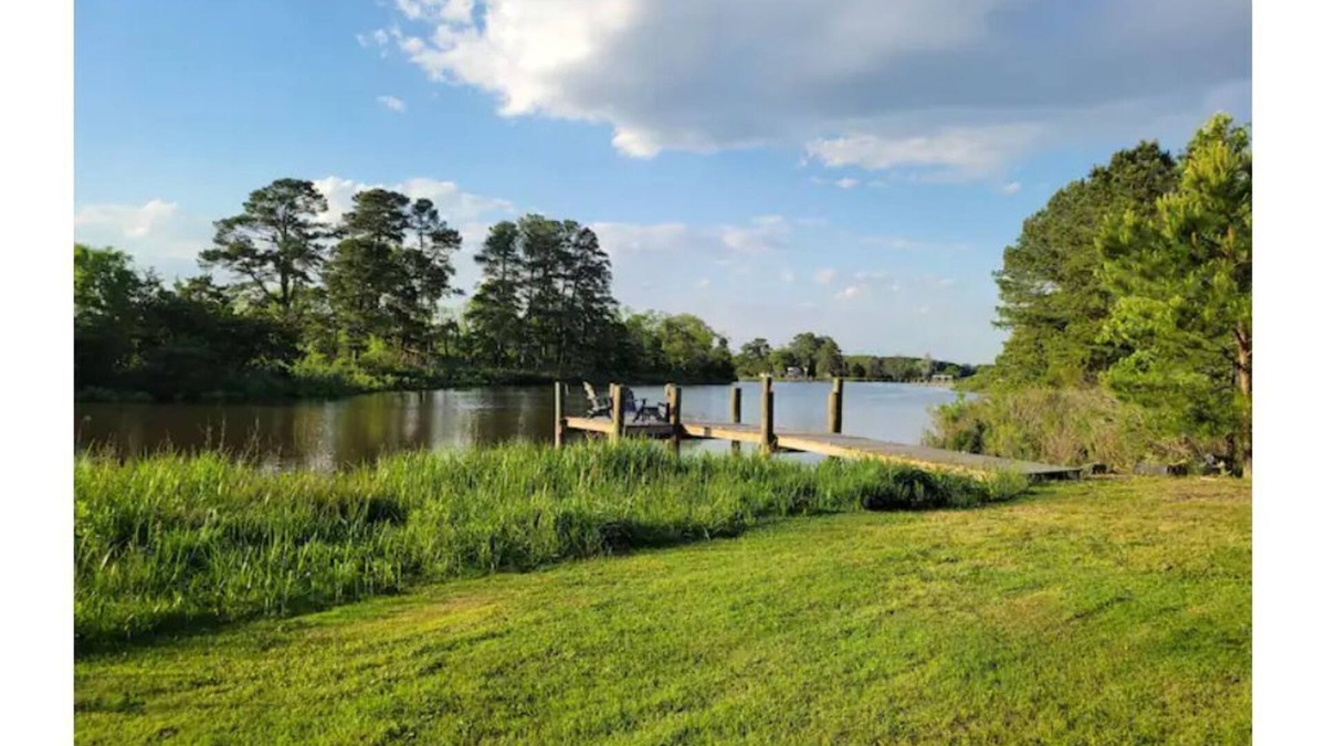 Woolford House | Waterfront Getaway with Dock