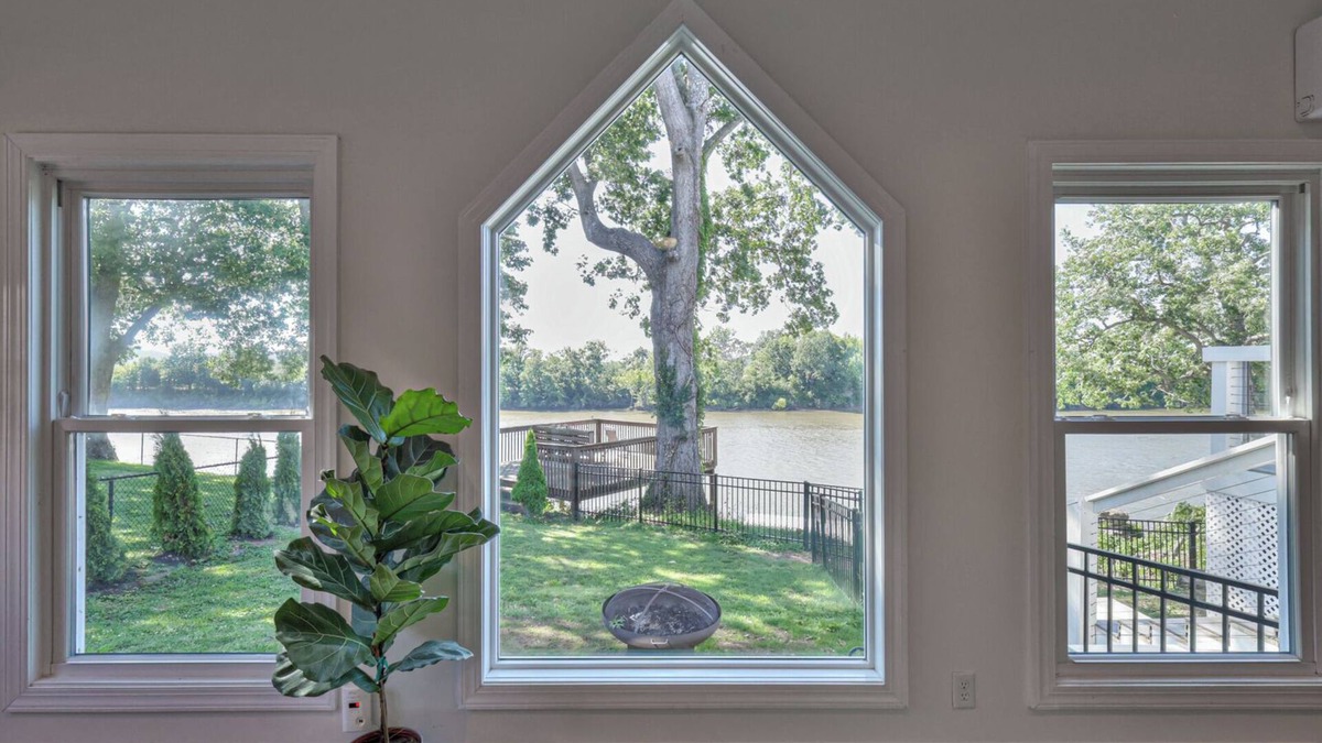 Charlotte Park Apartment | Waterfront Guest House Suite, River Views 15 minutes from Downtown! Pet Friendly