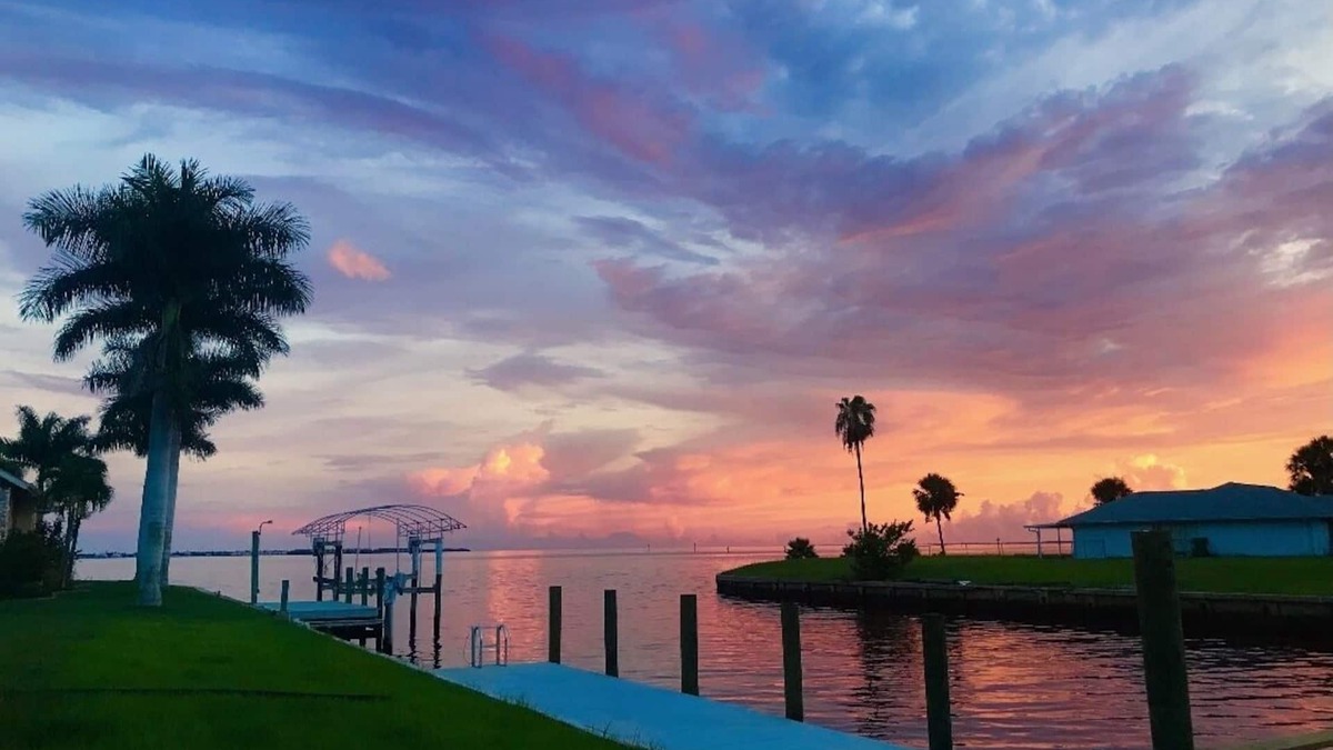 Edgewater House | WATERFRONT GULF ACCESS 3/2 NEWLY REMODELED
