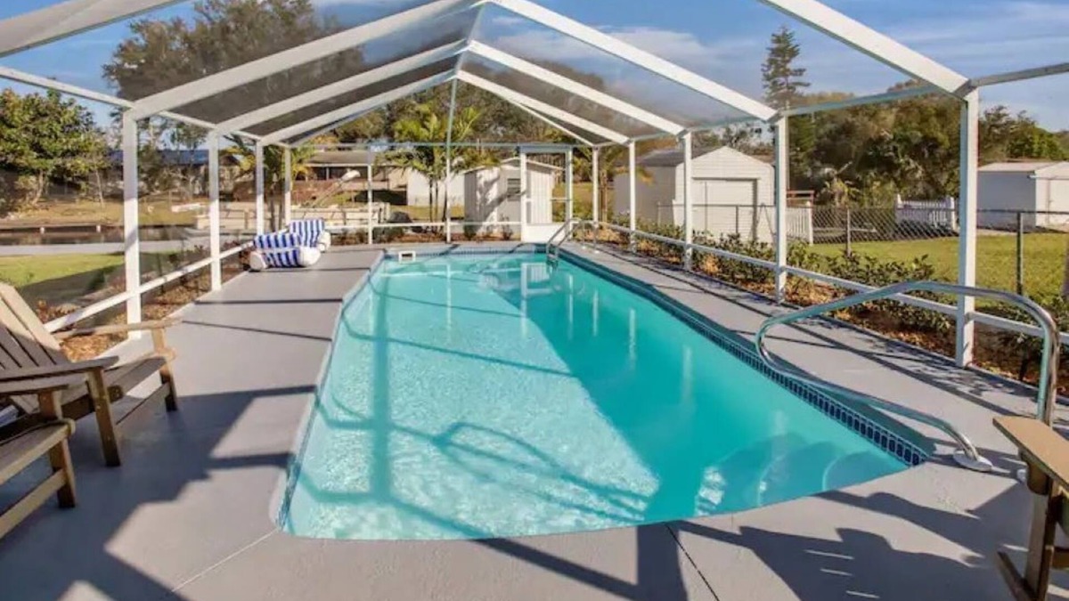 Sebring House | Waterfront Heated Pool Home 2br,2 Ba. 6 mi. from Sebring International Speedway