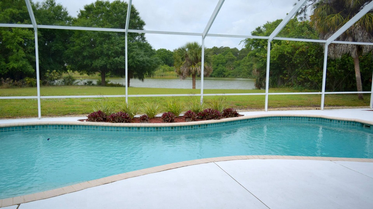 Broadmoor House | WATERFRONT, HEATED POOL, 3/2/2 single-family Rotonda West Home