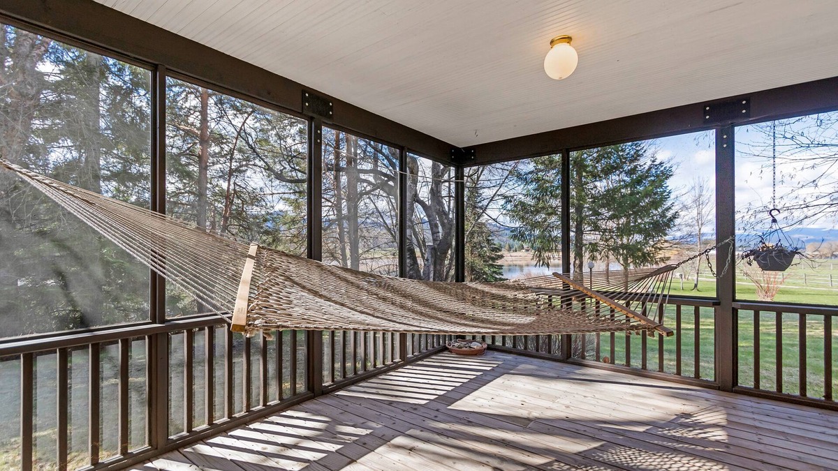 Sagle House | Waterfront hideaway with views, private dock on Pend Oreille River, kayaks & W/D