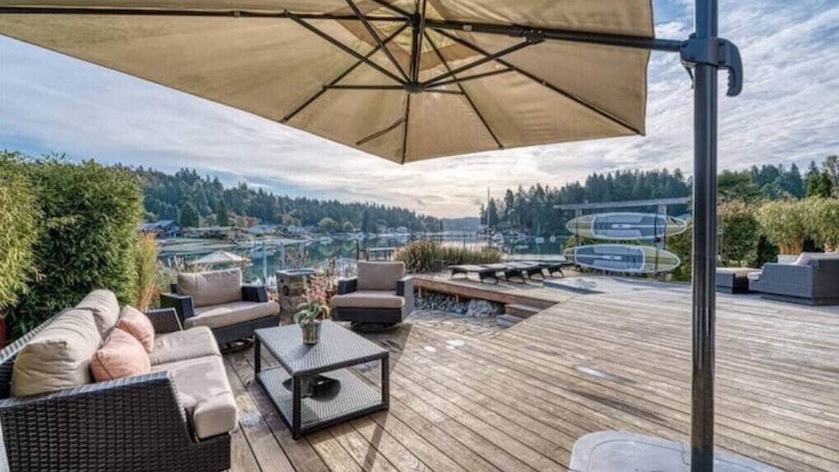 Gig Harbor House | Waterfront high end home-dock, hot tub funnn