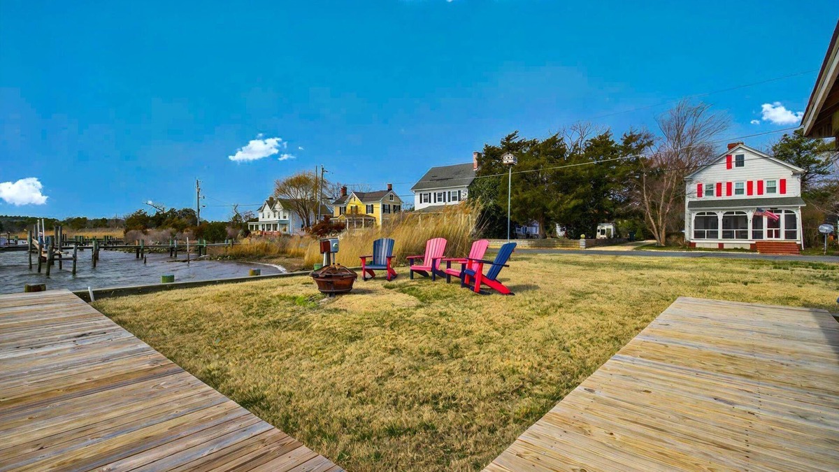 Whitehaven House | Waterfront Historic Gem w/Kayaks & Fire Pit