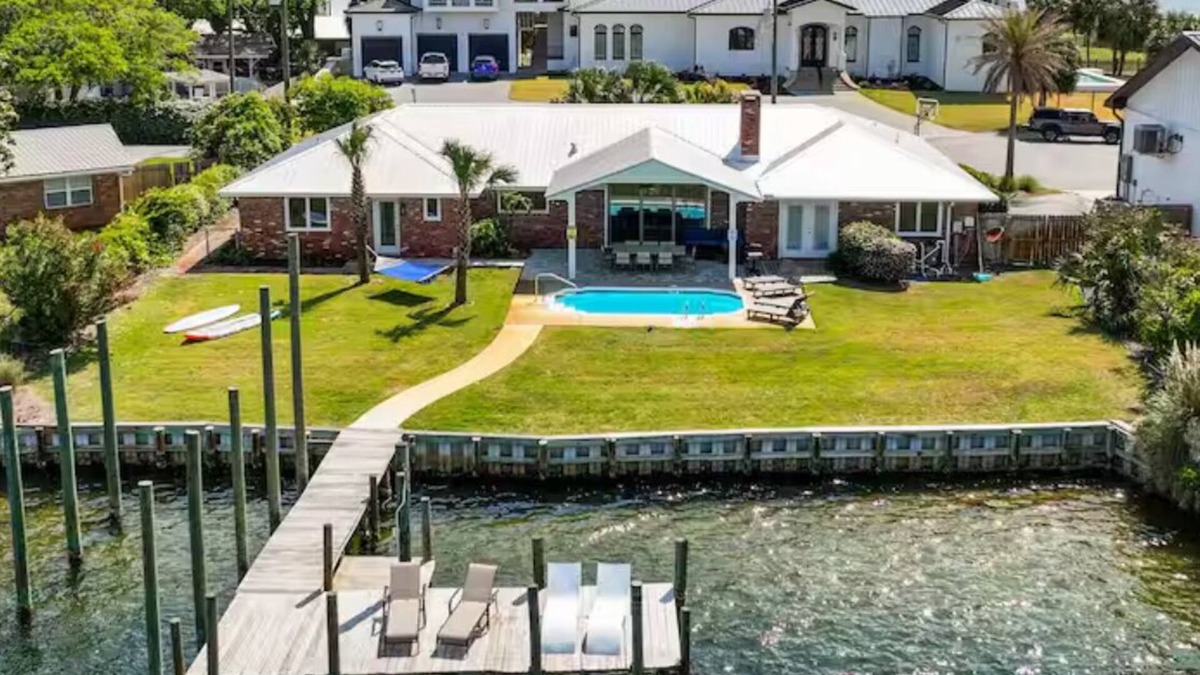 Destin House | WATERFRONT~ home private~ POOL~deep DOCK bring your boat/waverunners