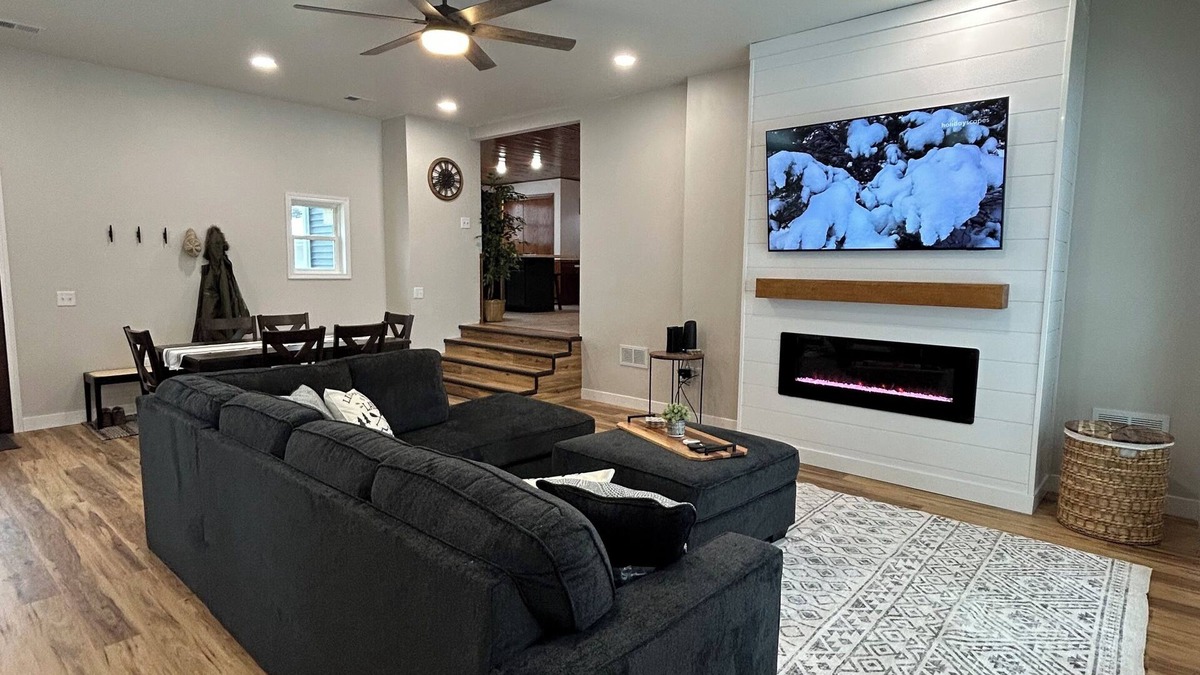 Shawano House | Waterfront home - 35 mins from Lambeau Field