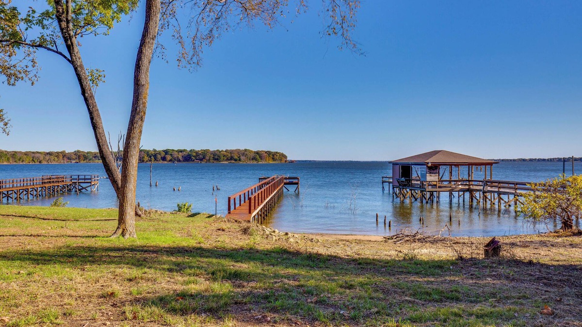 Emory House | Waterfront Home at Lake Fork w/Boardwalk